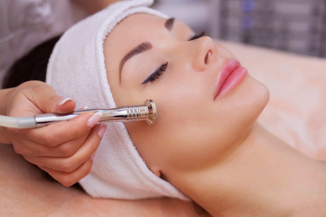 Microdermabrasion-facials-1280x854