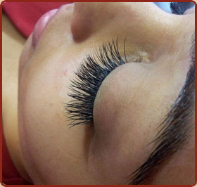 omarosa-eyelash-extensions